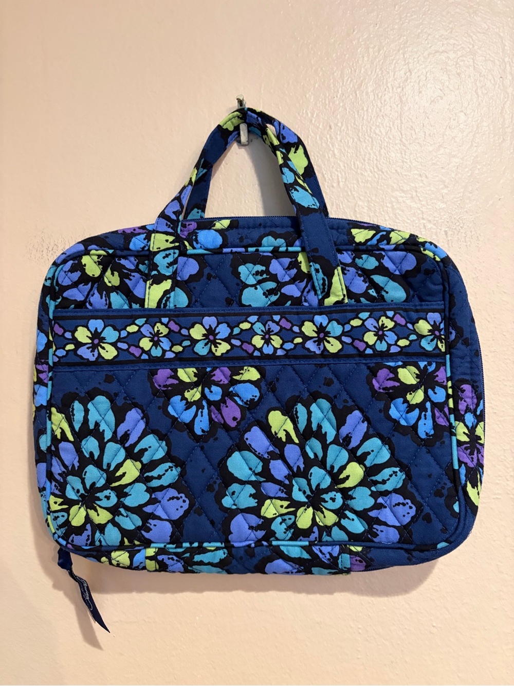 Vera Bradley Indigo Pop Quilted Book/Ipad Cover, NWOT, Retired Pattern